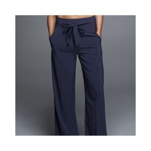 lululemon athletica | BNWOT Noir Pant in Cadet Blue (2014 release) 🍋